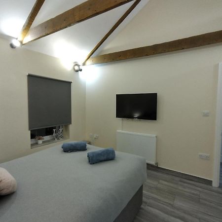 Queens Holiday Apartment Pembroke Dock Exteriér fotografie